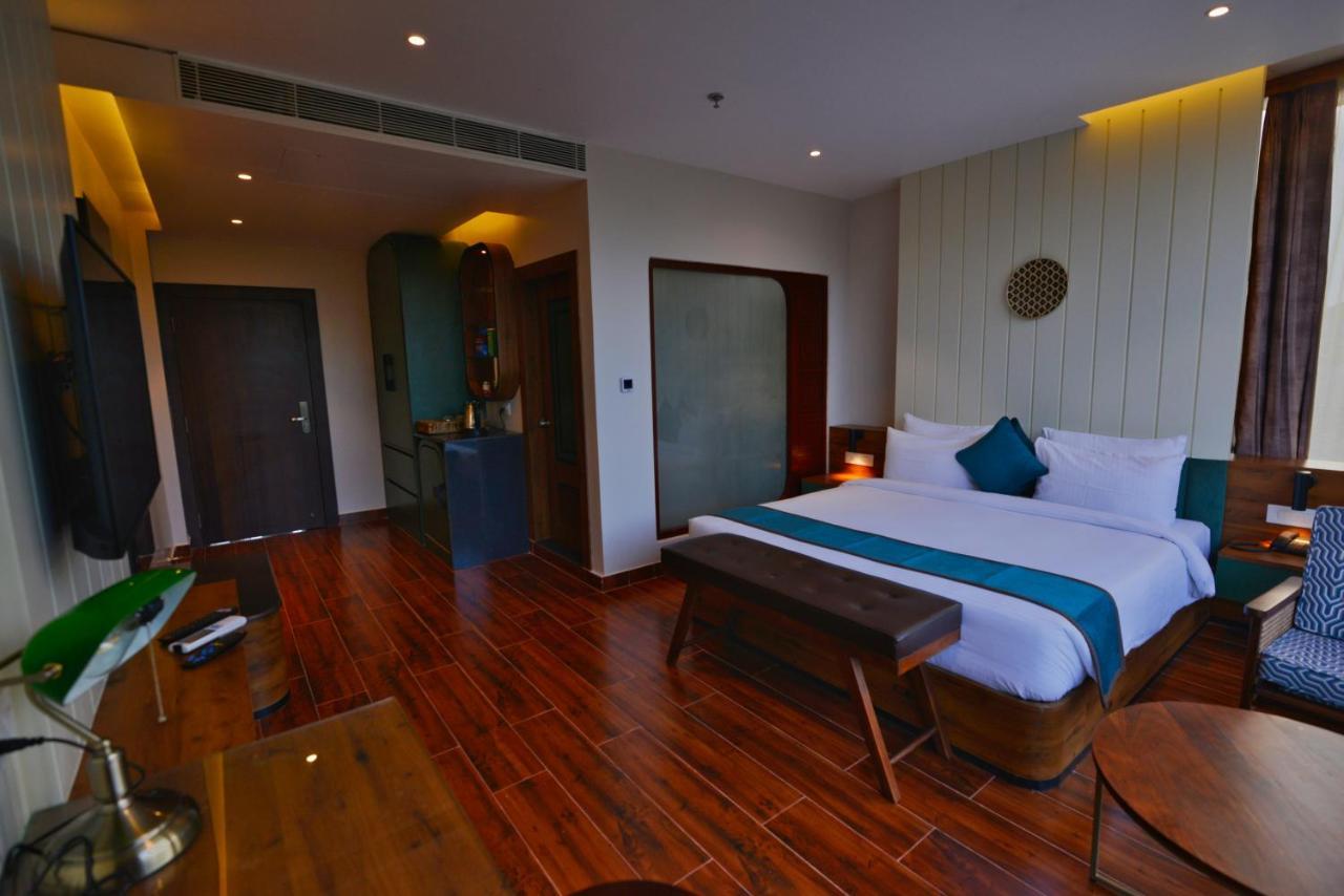 The Convoy Hotel Dibrugarh Exterior foto